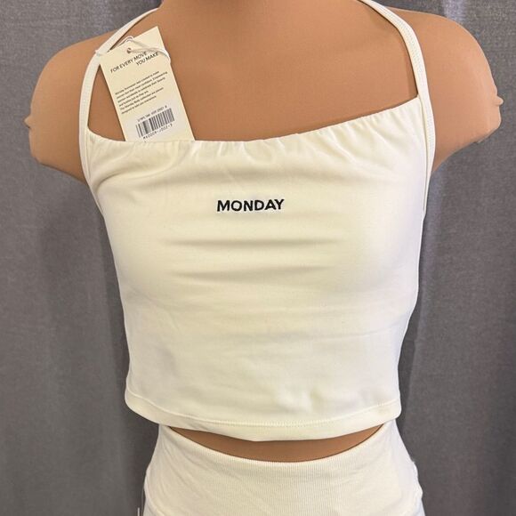 Monday White Sleeveless Crop Top and Shorts Set - Picture 7 of 14